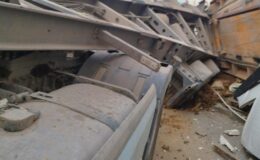 Kartal’da kamyonun dorsesinin altında kalan işçi hayatını kaybetti