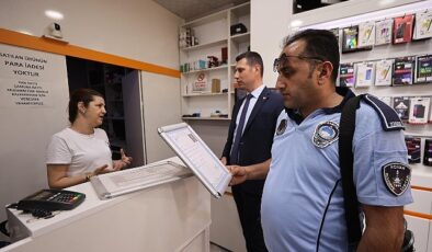 Konak zabıtasından ruhsat ve kaldırım işgaline sıkı kontrol