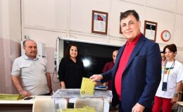 Lider Cemil Tugay İzmir Tabip Odası seçimlerinde oyunu kullandı