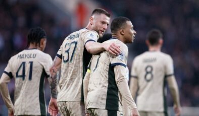 Monaco kaybetti, Paris Saint-Germain şampiyonluğunu ilan etti