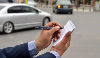 Fahri trafik müfettişliği yapan 2 ünlü isim yaş hududuna takıldı