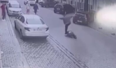 İstanbul’da meyve çalan hırsız market sahibi tarafından tekme tokat dövüldü