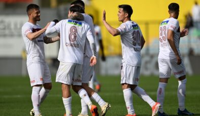 Sivasspor, deplasmanda İstanbulspor’u farklı yendi